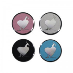 Προσαρμοσμένο χρυσό χαραγμένο 3D αλουμινίου ανάγλυφο μεταλλικό λογότυπο για τσάντα